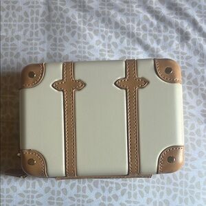 Elegant Cream and Tan Women's Accessory Case